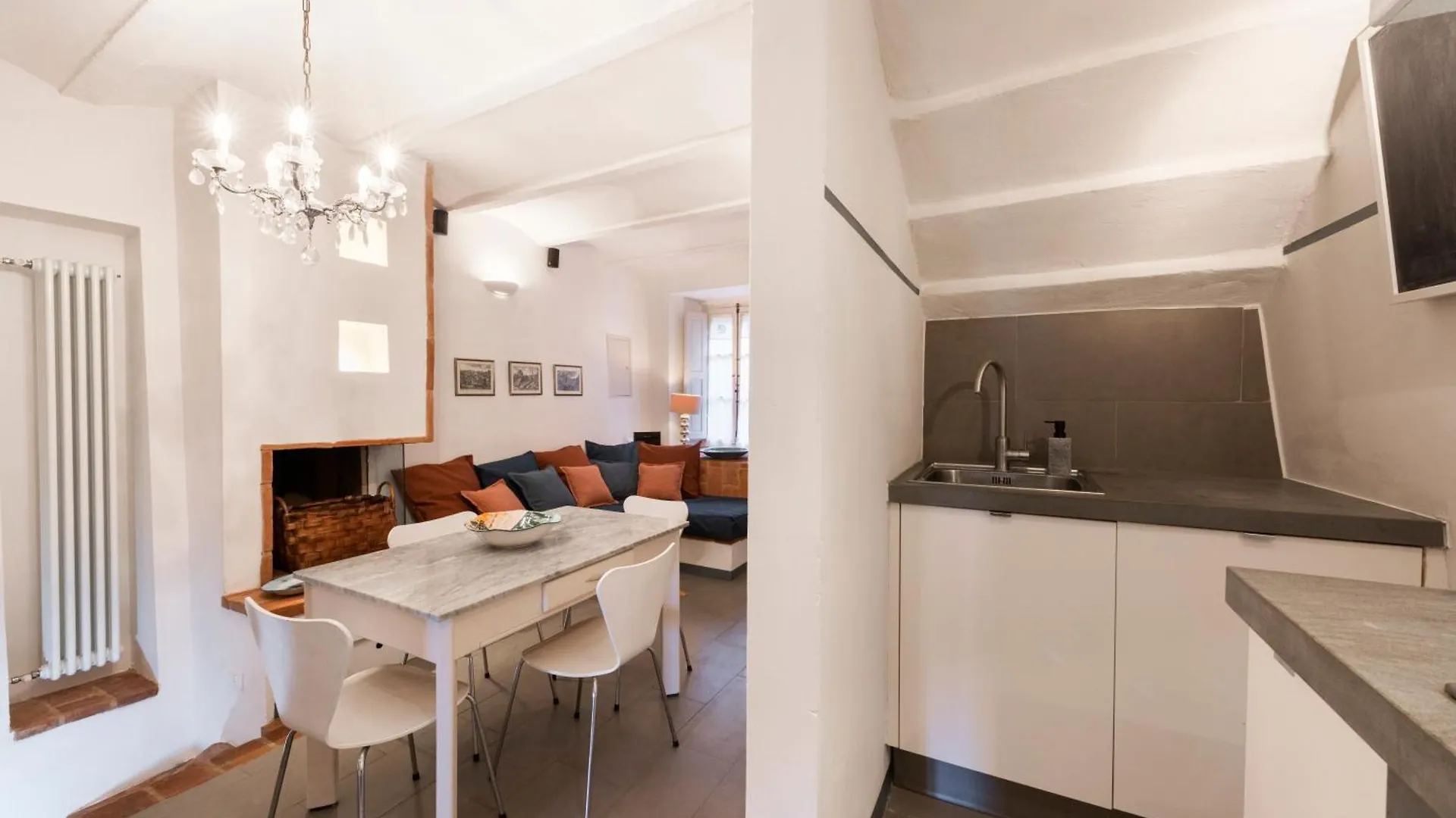 Medieval Cottage Monte San Savino Apartment